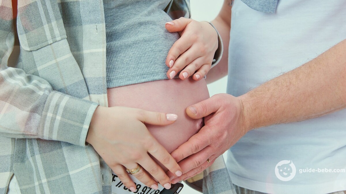 Couple ventre femme enceinte